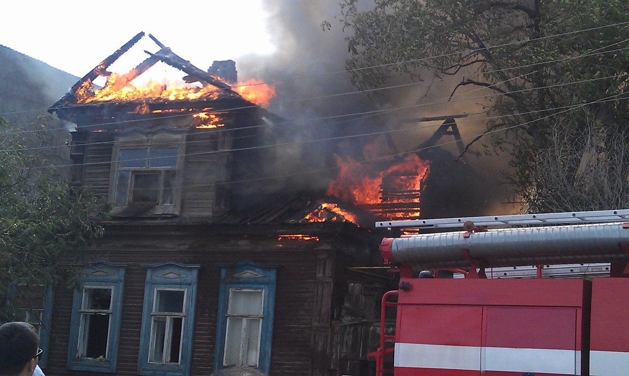 Большие исады астрахань пожар вчера