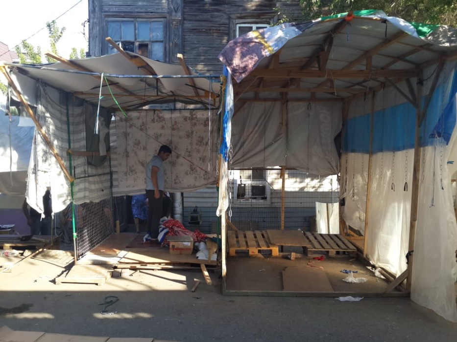 Власти опять зачистили Большие Исады. Потому что там снова появились незаконные ларьки