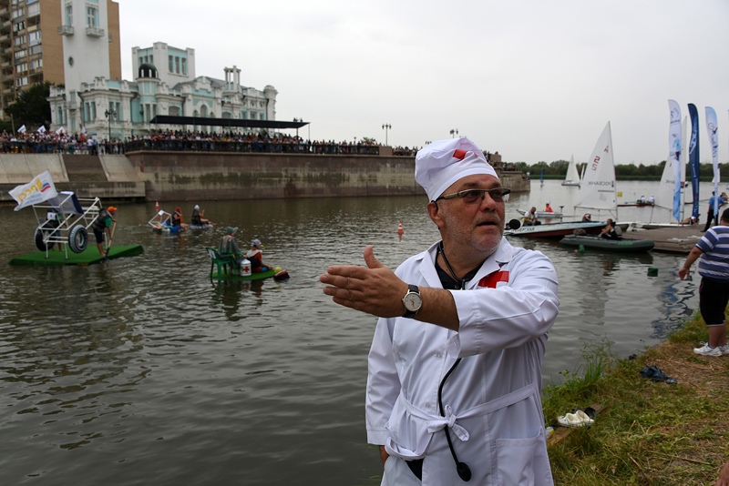 Зачем Виталий Гутман нарядился Айболитом? Эксклюзивные кадры от Максима Коротченко