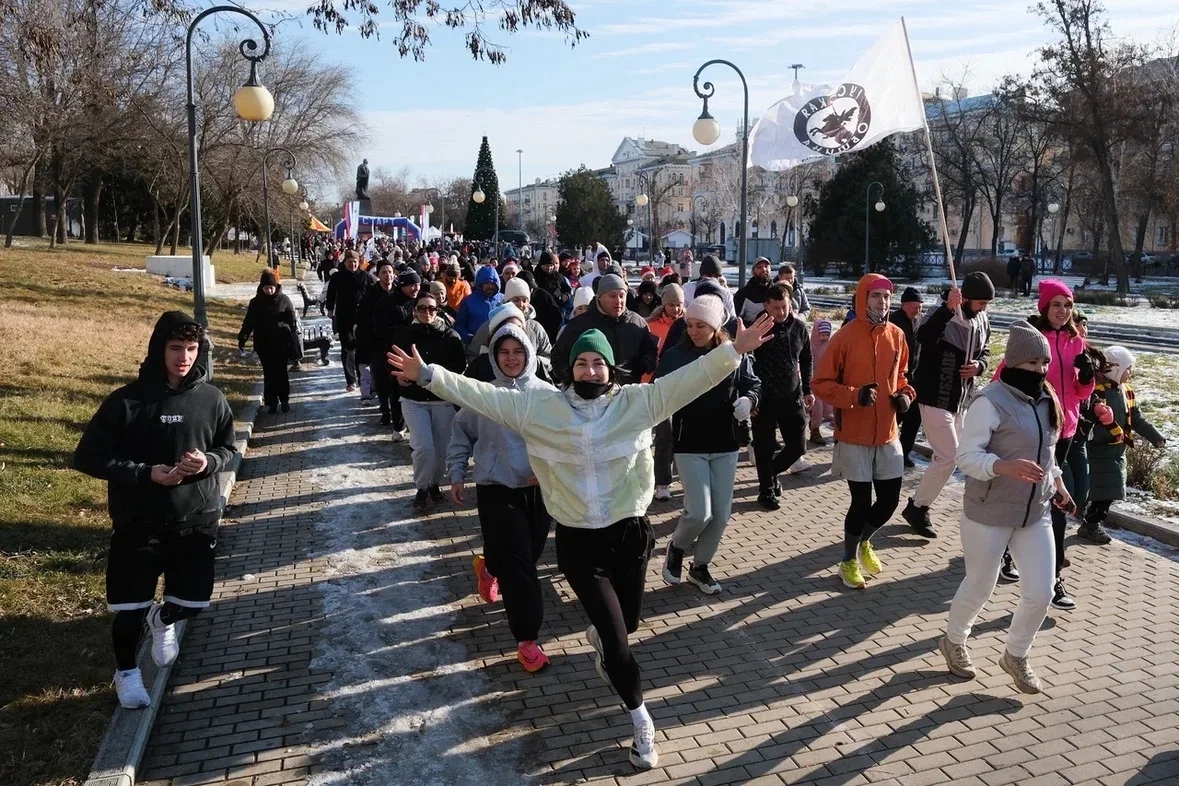 Полторы тысячи астраханцев начали новый год с пробежки