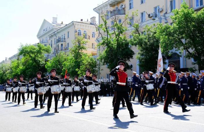 9 мая в Астрахани ожидается более 15 тысяч человек на площади Ленина