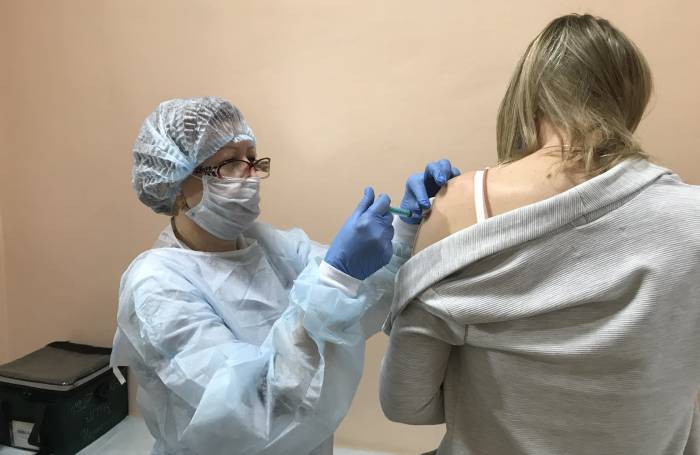 В Астрахани более 40 работников водоканала привились от коронавируса