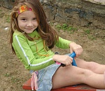 В Астрахани по решению суда снесли детскую площадку, установленную на средства жильцов. ВИДЕО