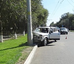 В Астрахани "Нива" протаранила столб: водителю стало плохо в пути