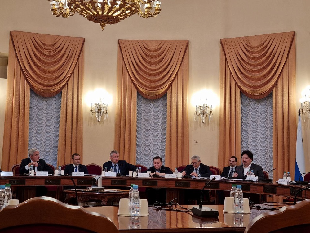 Леонид Огуль: «Жители села должны быть обеспечены лекарствами так же, как жители городов»