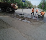 В Ахтубинске к приезду Владимира Путина латают асфальт