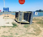 Под Астраханью остановка так устала, что решила прилечь