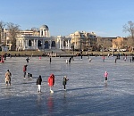 Кататься на льду в Астрахани стало очень небезопасно