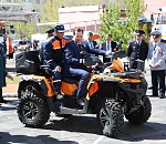Александр Жилкин прокатился на квадроцикле-внедорожнике
