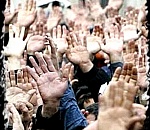 "Губернатору глаза не мозолить, ближе 20 метров не пикетировать, толпиться можно" - новые правила для астраханских митингов