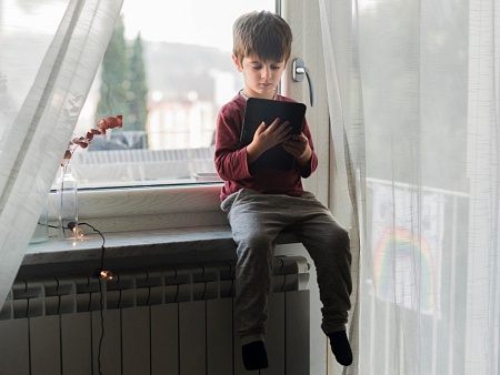 Астраханцам объяснили, почему за окном +20, а батареи горячие