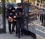 Кадры задержания сбежавшего заключенного, подозреваемого в изнасиловании астраханки и волгоградской школьницы