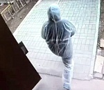 Полиция разыскивает астраханку, которая под видом соцработника ударила пенсионерку камнем и требовала денег