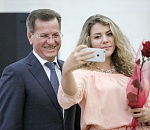 Губернатор "доплатит" стипендии 100 лучшим астраханским студентам