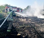 Вчера под Астраханью почти шесть часов горел дачный массив