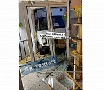 Хлеба не желаете? В Астрахани хлебовозка въехала в цветочный магазин