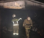 В Астрахани сгорели два гаража