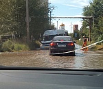 В мкр. Бабаевского потоп - прорвало трубу