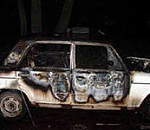 В Астрахани сгорели два заброшенных дома и автомобиль