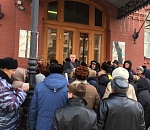 Под окнами Думы Астраханской области вновь собрался митинг