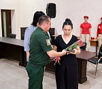 Семьям астраханских героев вручили награды погибших бойцов