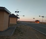 Под Астраханью на федеральной трассе поставили удивительную остановку