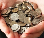 Почти весь заработок астраханцев идёт на жизненно важные продукты и услуги 