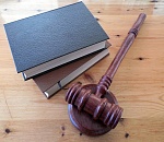 В Астраханской области экс-главу муниципального образования обвиняют в мошенничестве