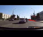 Бессмертный велосипедист в Астрахани выполнил опасный трюк на мосту: видео