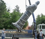 В Астрахани установили памятник Омару Хайяму