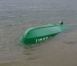 В Астрахани опрокинулась лодка с подростками на борту