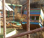 Пока астраханцы ждут открытия бывших газпромовских садиков, неизвестные люди там разбирают беседки и вывозят доски