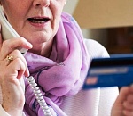 За один день пятерых астраханских пенсионеров обманули почти на 2,5 млн рублей