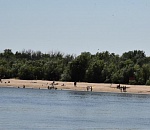 Завтра в Астрахани официально начнется купальный сезон