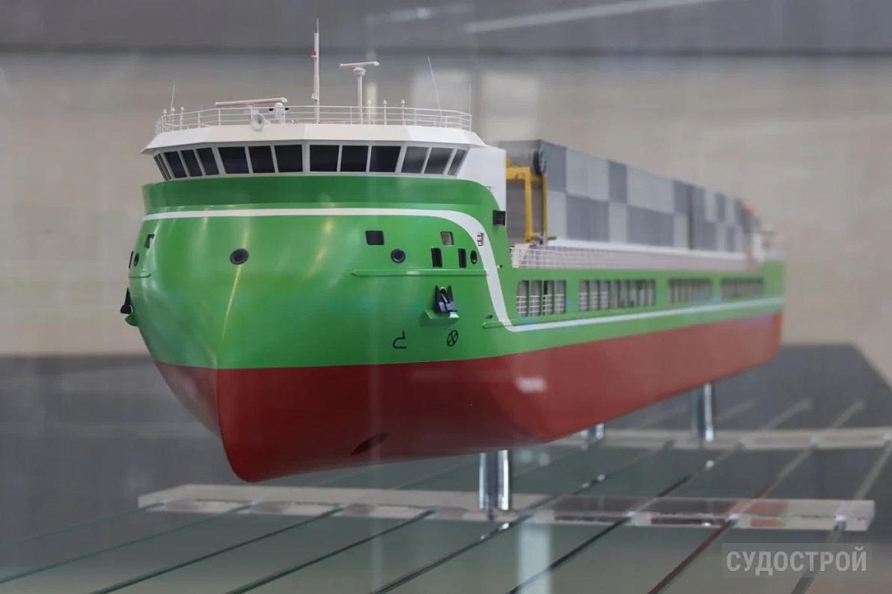Астраханский судозавод «Лотос» первым в России построит четыре универсальных сухогруза-контейнеровоза