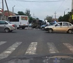 В Астрахани врезались грузовая "ГАзель" и маршрутка, одна из них перевернулась