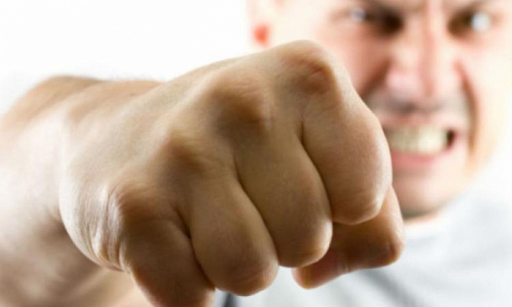 Астраханец избил сожительницу и оставил умирать одну в квартире