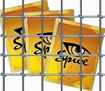 В Астрахани с фасадов и заборов продолжают стирать надписи о продаже спайса