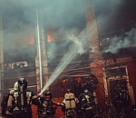 Утром на южной окраине Астрахани целый час полыхал двухэтажный дом