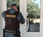Астраханские приставы заперли сады и школы Лиманского района от греха подальше