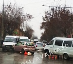 ДТП с розовой машинкой в центре Астрахани породило в соцсетях споры о сексизме