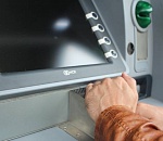 Банк спас астраханца от разорения мошенниками