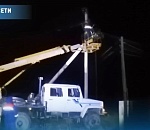 Энергетики продолжают восстанавливать электросети в районах Астраханской области, пострадавших от непогоды