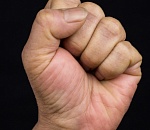 В Астраханской области сотрудник полиции избил задержанного