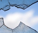 Неадекватный астраханец едва не рухнул с 10 этажа