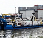 Земснаряд с астраханской верфи отправился в Сибирь