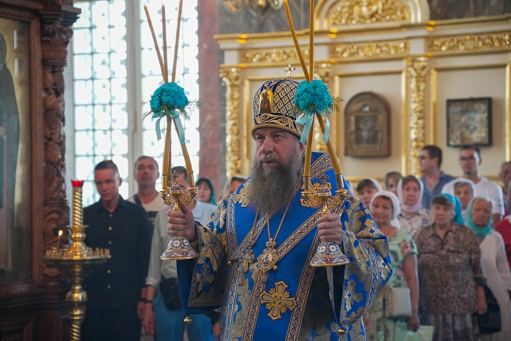Православные астраханцы отмечают Успение Пресвятой Богородицы