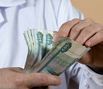 Астраханские чиновники получают меньше всего в стране