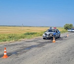 Под Астраханью грузовик смял автомобиль полиции