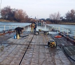 Затонула понтонная переправа: три астраханских села отрезаны от мира